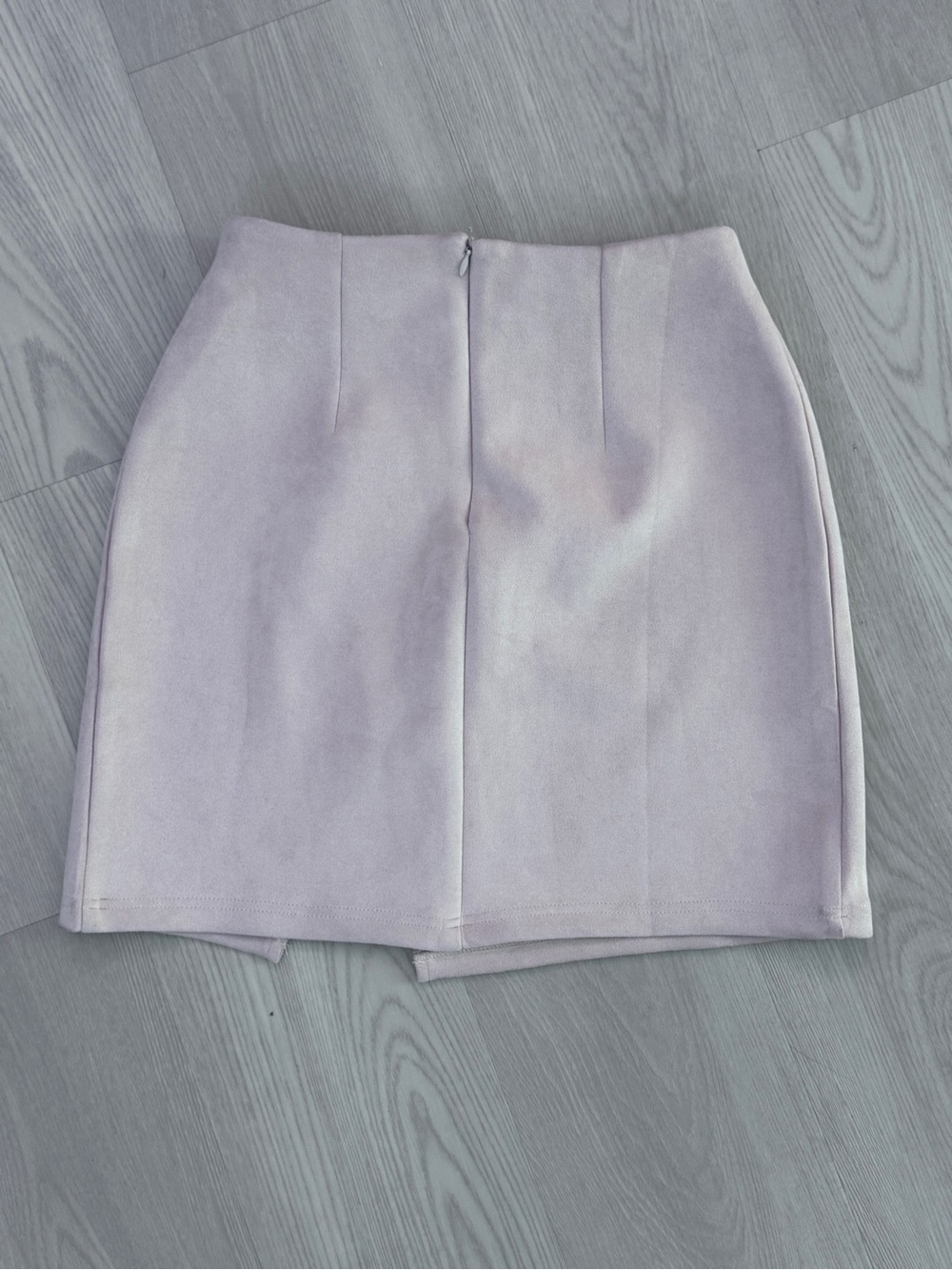 NWT Classic Light Pink Faux Suede Mini Skirt with Front Slit - Picture 2 of 3